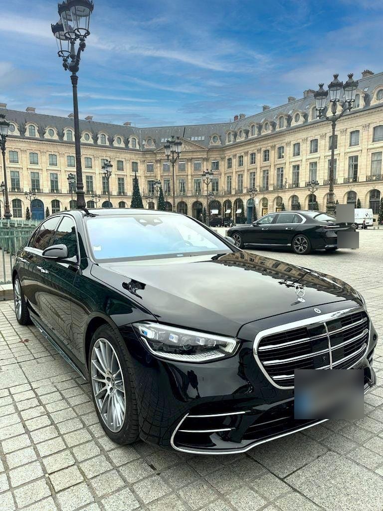 Mercedes Classe S place Vendôme à Paris
